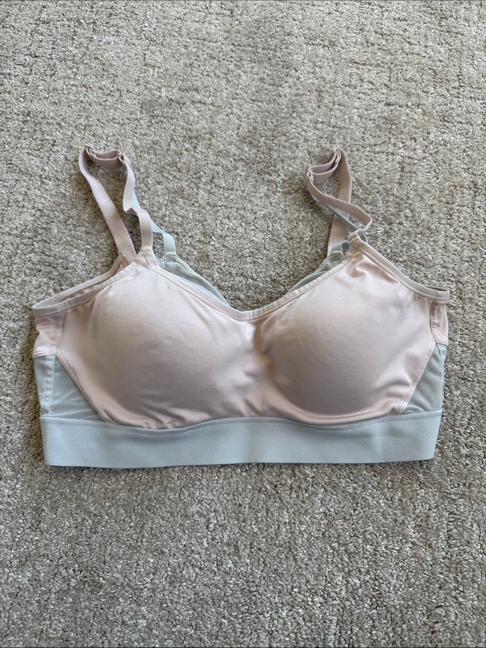 Natori gravity contour underwire sports bra size 36C